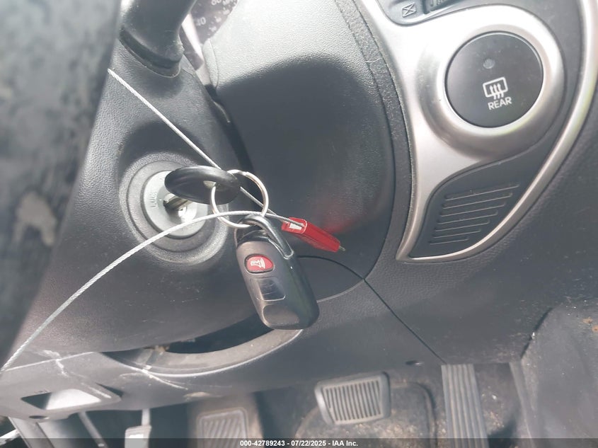 2011 Hyundai Tucson Gls VIN: KM8JU3AC1BU158843 Lot: 42789243