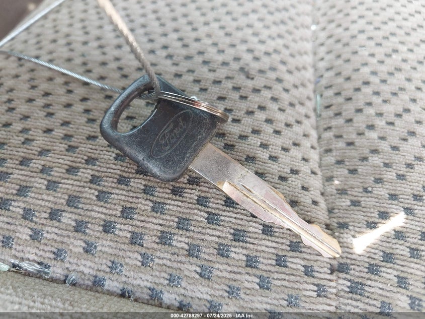 2001 Ford F-250 Lariat/Xl/Xlt VIN: 1FTNW21F21ED90753 Lot: 42789297