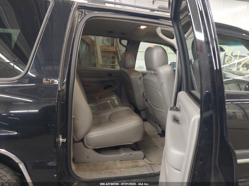 2005 Chevrolet Suburban 1500 Lt VIN: 3GNFK16Z15G216739 Lot: 42789780