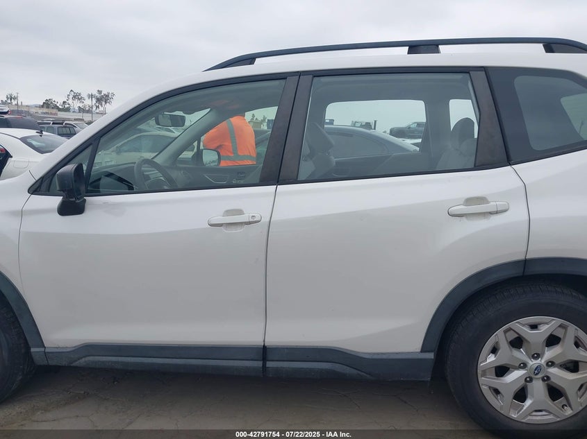 2019 Subaru Forester 2.5 White Lot 111042791754 Vin JF2SKACC6KH489900