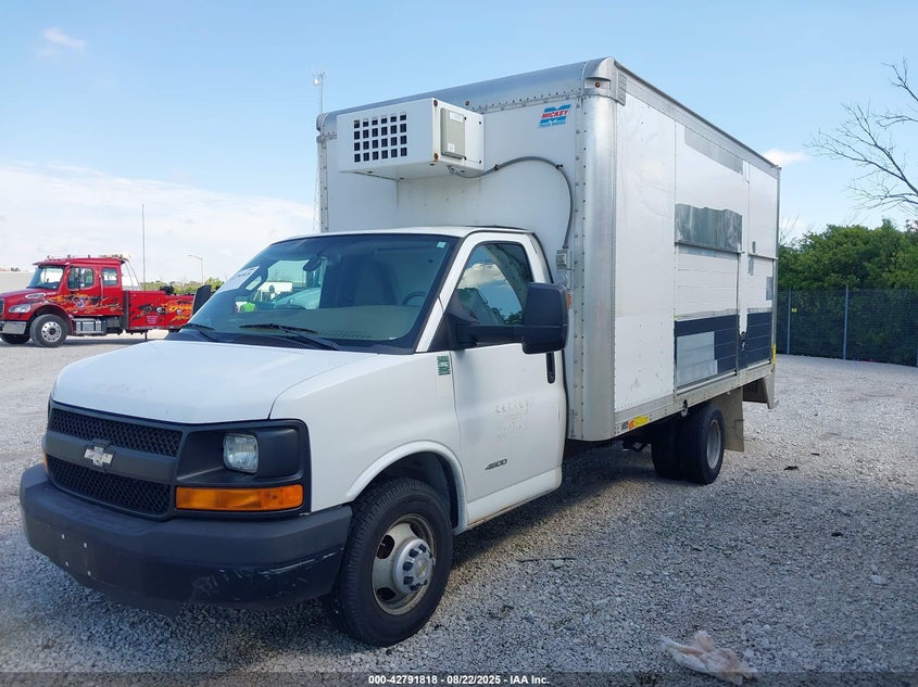 1GB6GUCG4G1126411 2016 CHEVROLET EXPRESS photo no. 2