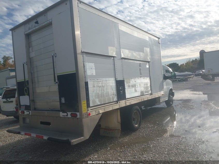 1GB6GUCG4G1126411 2016 CHEVROLET EXPRESS photo no. 4