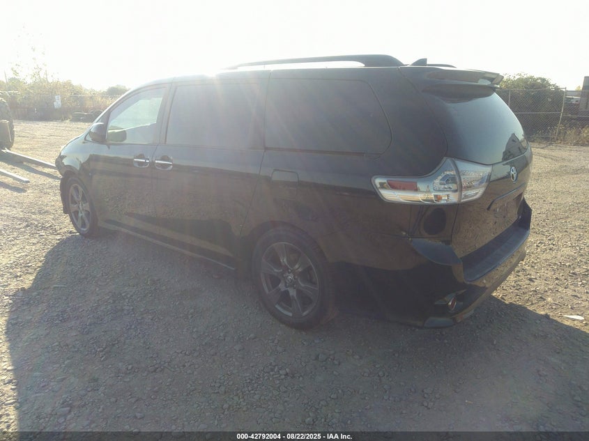 Vin: 5tdxz3dcxjs904544, lot: 43285427, toyota sienna se premium 8 passenger 20183