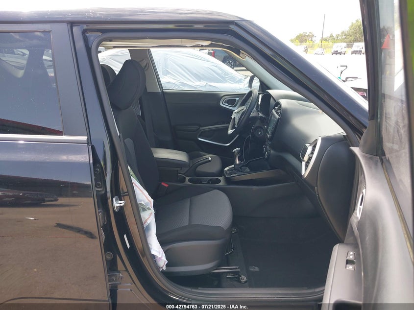 2020 KIA SOUL LX - KNDJ22AU7L7009897