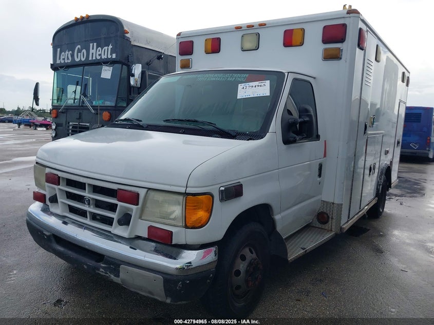 1FDXE45F13HB49037 2003 FORD ECONOLINE photo no. 2
