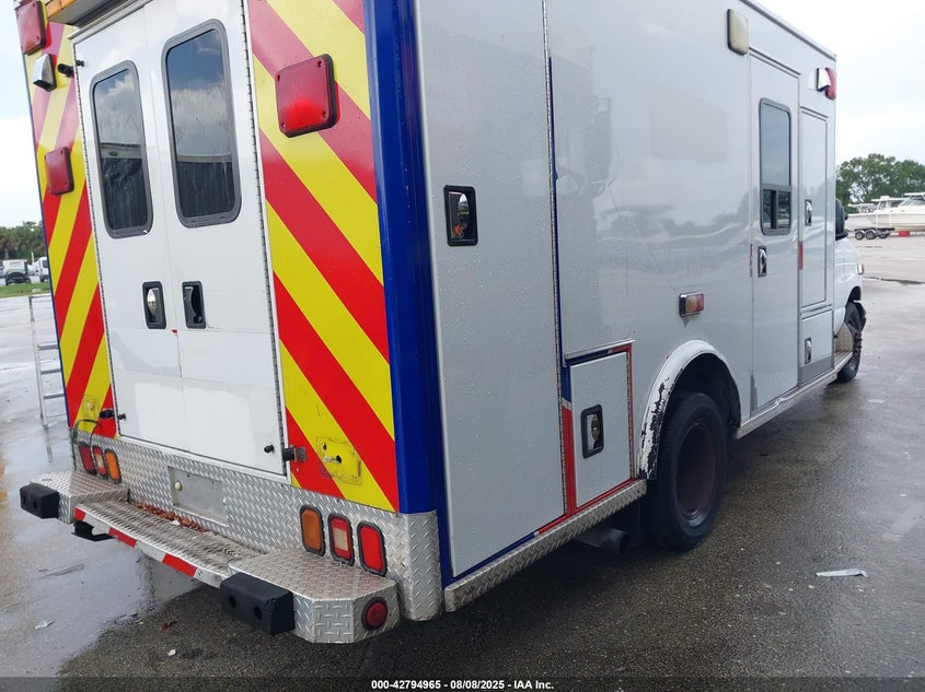 1FDXE45F13HB49037 2003 FORD ECONOLINE photo no. 4