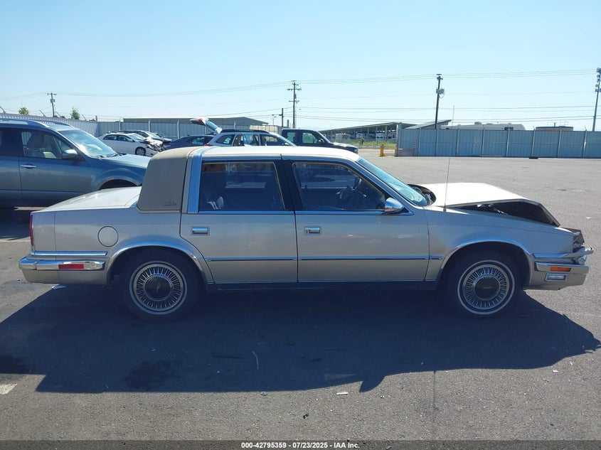 1990 Chrysler New Yorker C-Body Landau VIN: 1C3XC66R0LD832406 Lot: 42795359