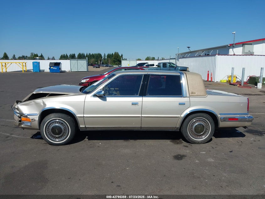 1990 Chrysler New Yorker C-Body Landau VIN: 1C3XC66R0LD832406 Lot: 42795359