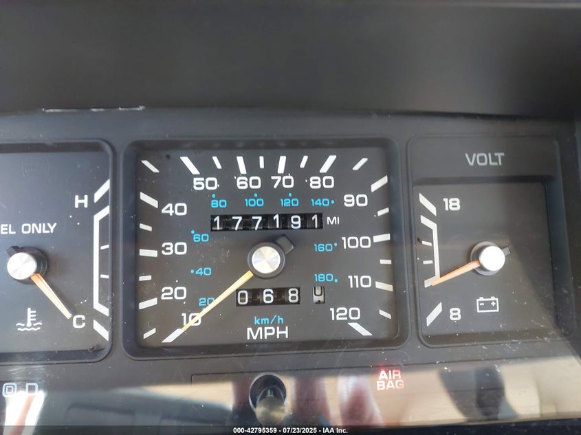 1990 Chrysler New Yorker C-Body Landau VIN: 1C3XC66R0LD832406 Lot: 42795359