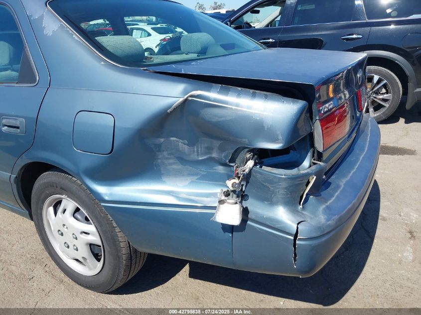 2001 Toyota Camry Le VIN: 4T1BG22K21U826692 Lot: 42795838