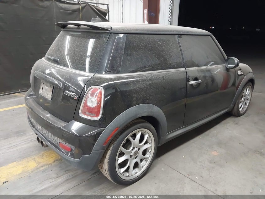 2010 Mini Cooper S VIN: WMWMF7C54ATZ34577 Lot: 42795925