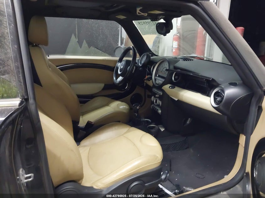 2010 Mini Cooper S VIN: WMWMF7C54ATZ34577 Lot: 42795925