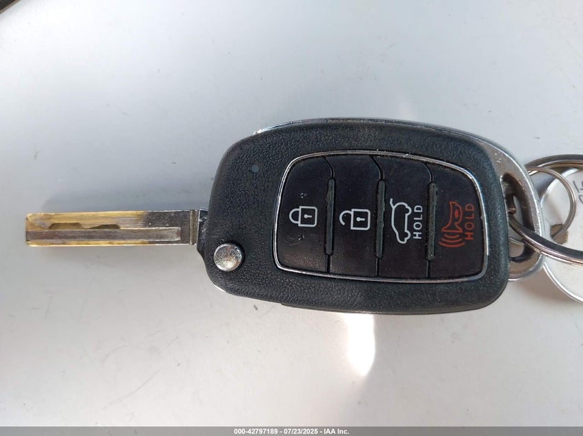 2017 HYUNDAI SANTA FE SPORT 2.4L - 5NMZU3LB4HH041561