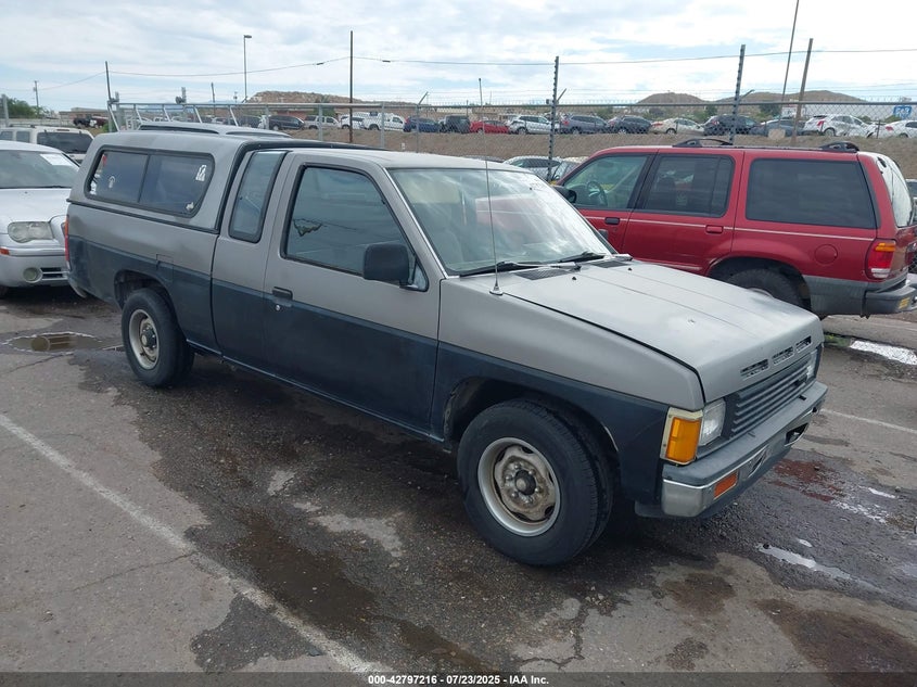 JN6HD16S5GW004992 NISSAN PICKUP Photo 1
