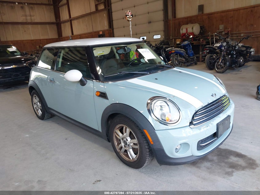2012 MINI COOPER VIN: WMWSU3C50CT257231