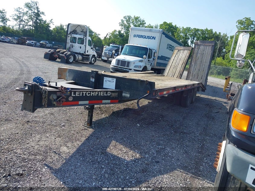 4MNDP2624F1001153 2015   photo no. 2