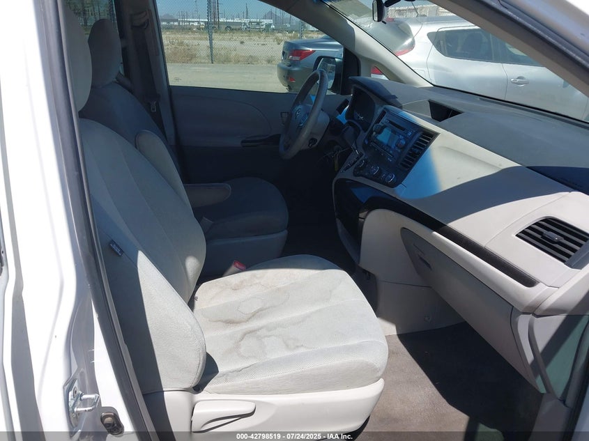 2011 Toyota Sienna Base V6 VIN: 5TDZK3DC7BS081053 Lot: 42798519