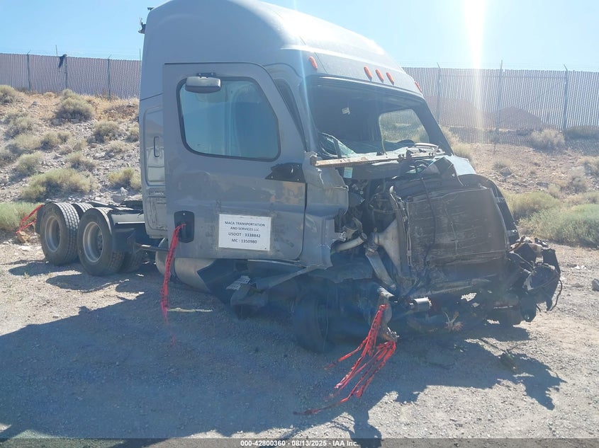 3AKJHHFGXLSLV3989 2020 Freightliner New Cascadia 126 auction photo 1