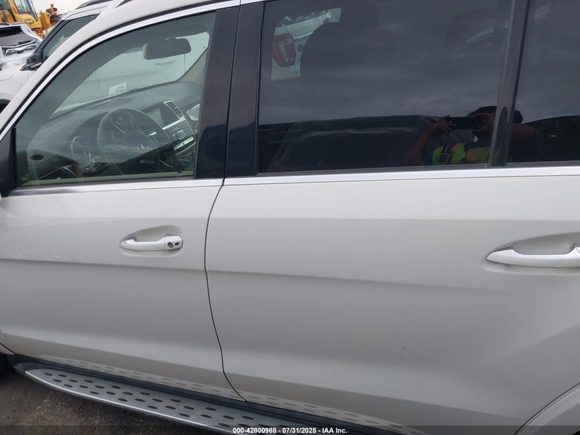 2013 MERCEDES-BENZ GL 550 4MATIC 4JGDF7DE6DA221855