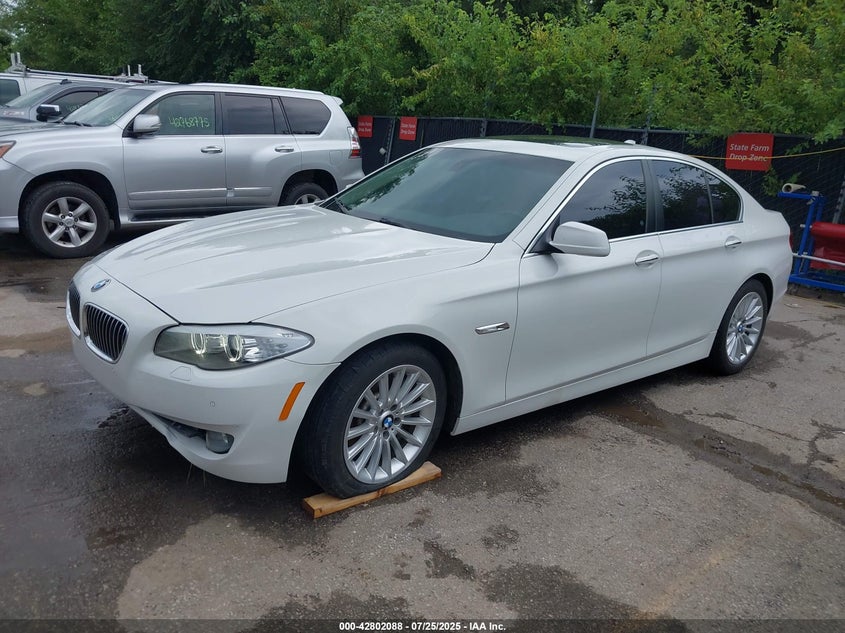 WBAFR7C56CC808076 2012 BMW 5ER photo no. 2