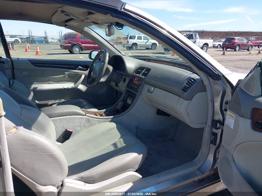 2003 Mercedes-Benz Clk 320 VIN: WDBLK65G33T142070 Lot: 42802417