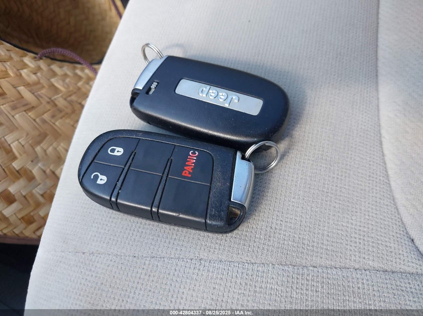 2019 Jeep Grand Cherokee Laredo E 4X2 VIN: 1C4RJEAG8KC811141 Lot: 42804337