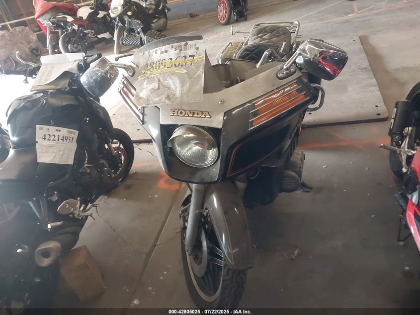 1HFSC0219BA124499 1981 HONDA GL photo no. 5