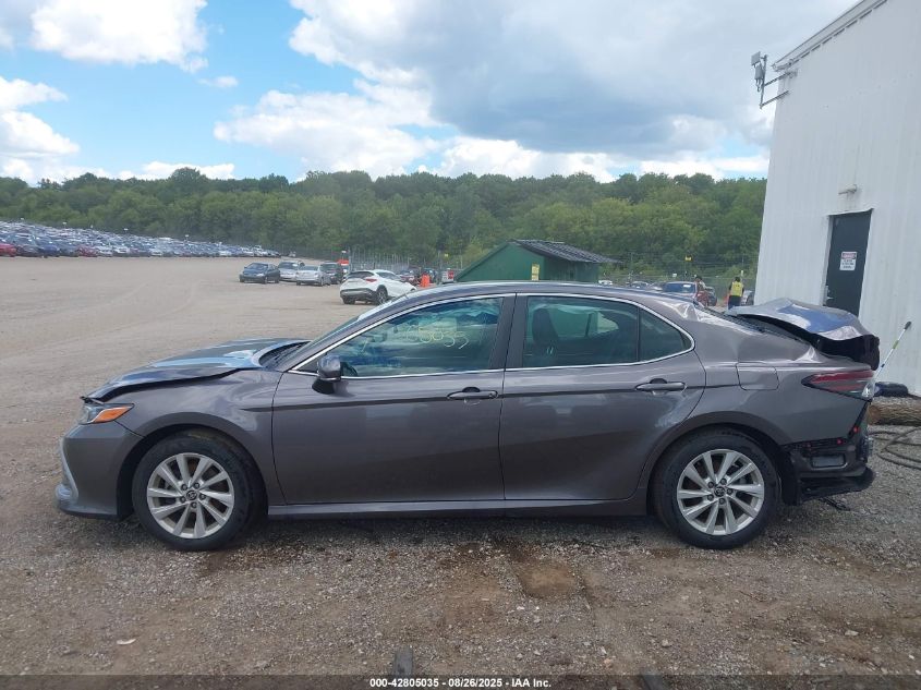 2022 Toyota Camry Le VIN: 4T1R11AK7NU647680 Lot: 42805035