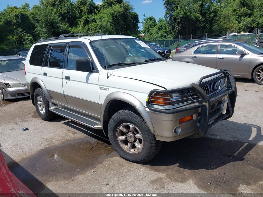 JA4MT41R2XP026396 MITSUBISHI MONTERO Photo 1