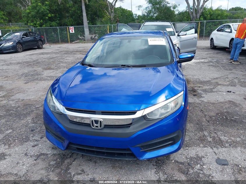 VIN 19XFC2F58JE006749 2018 HONDA CIVIC LX