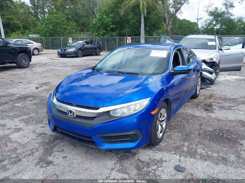 VIN 19XFC2F58JE006749 2018 HONDA CIVIC LX