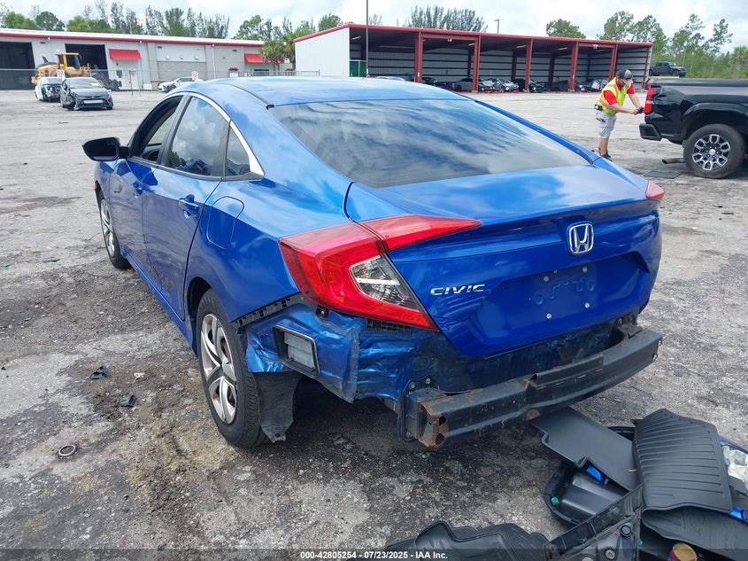 VIN 19XFC2F58JE006749 2018 HONDA CIVIC LX