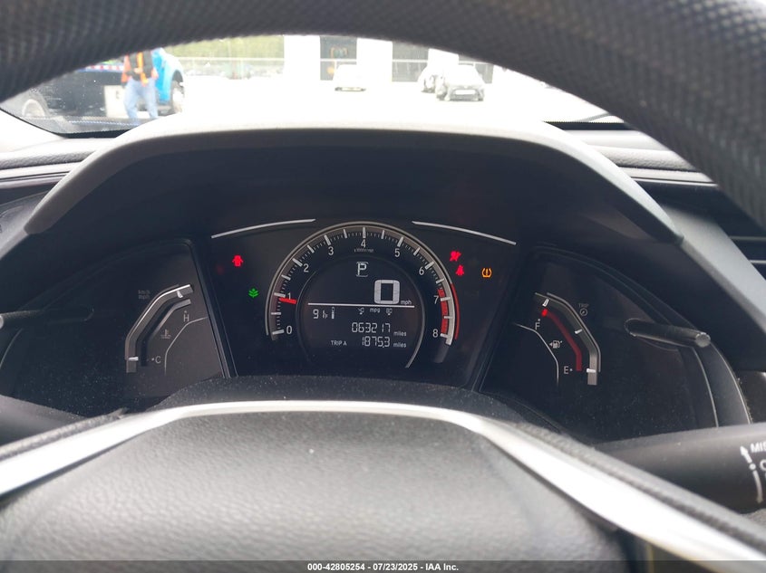 VIN 19XFC2F58JE006749 2018 HONDA CIVIC LX