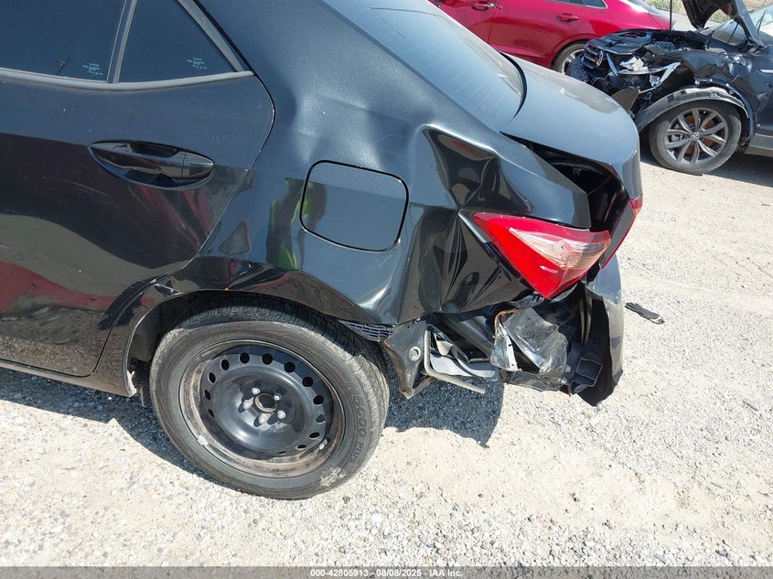 2018 TOYOTA COROLLA LE - 5YFBURHE9JP795820