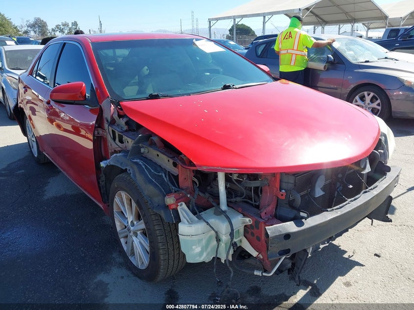 TOYOTA CAMRY HYBRID XLE