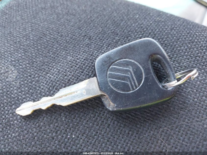 2000 Mercury Mountaineer VIN: 4M2DU86P6YUJ06184 Lot: 42807879