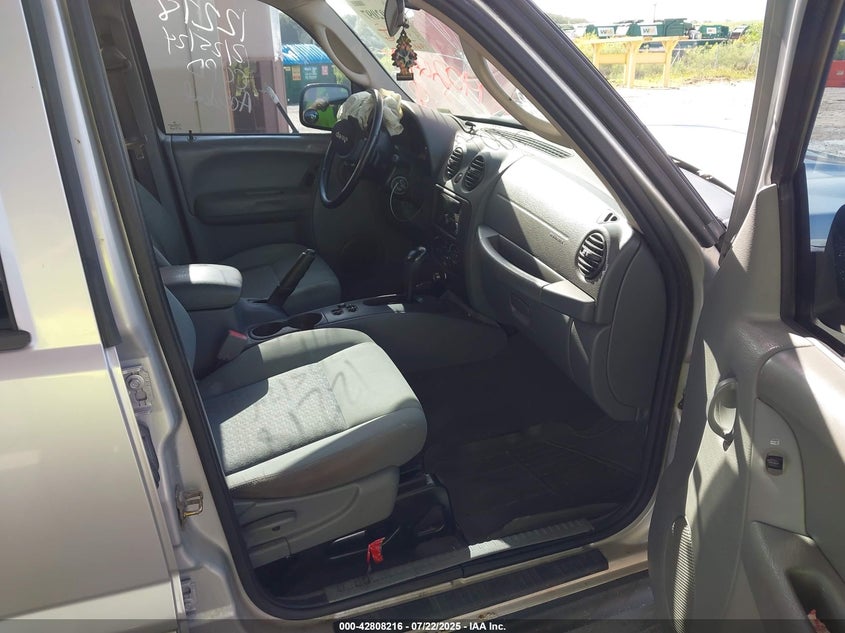 1J4GL48KX6W148630 2006 JEEP LIBERTY (NORTH AMERICA) photo no. 5
