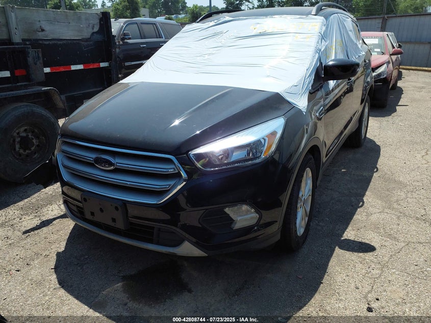 Vin: 1fmcu0gd0jub08098, lot: 43302177, ford escape se 20182
