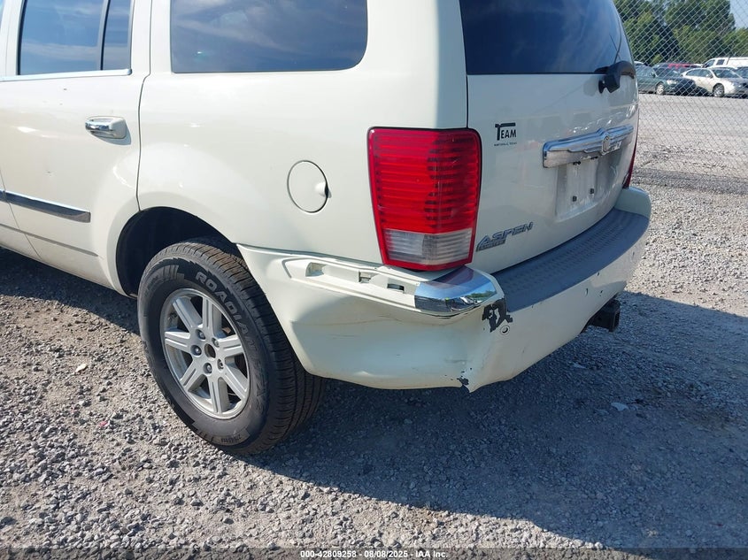 2007 CHRYSLER ASPEN auction photo 6
