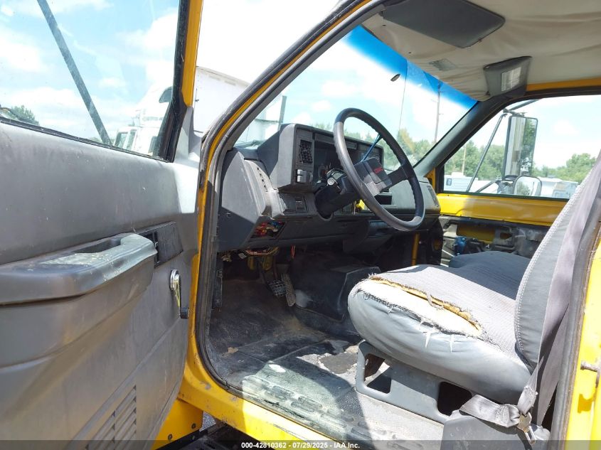 1999 GMC C-Series C7H042 VIN: 1GDJ7H1D3XJ852004 Lot: 42810362