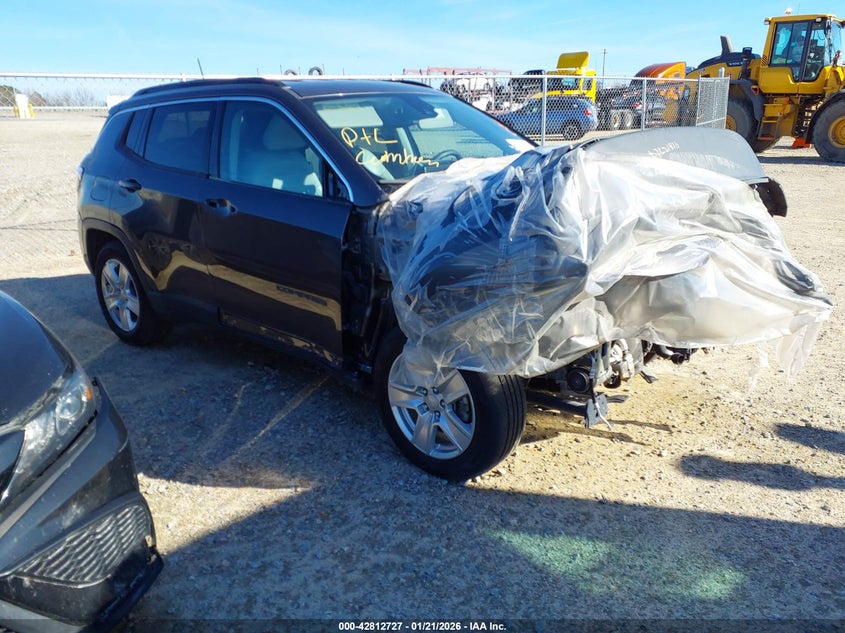 Vin: 3c4njcbb5nt138419, lot: 43306216, jeep compass latitude fwd 2022 img_1