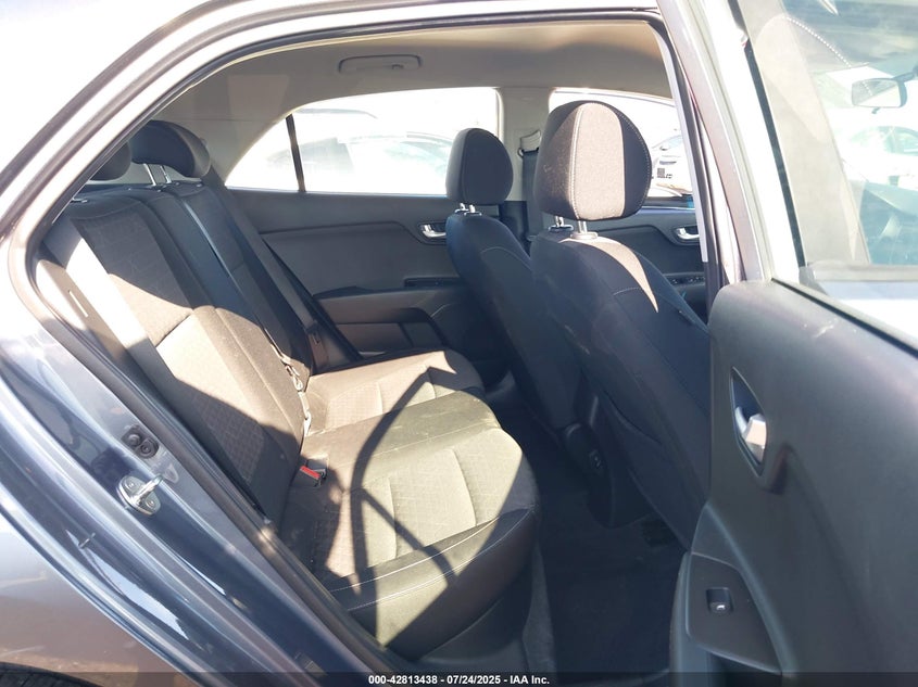 VIN 3KPA25AB2KE248692 2019 KIA RIO 5-DOOR S