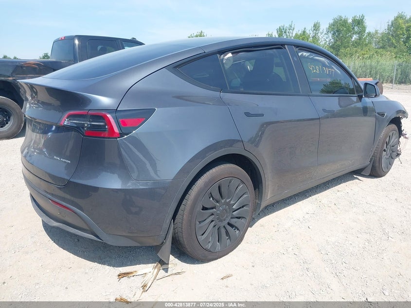 2023 Tesla Model y AWD LONG RANGE DUAL MOTOR ALL-WHEEL DRIVE Gray Lot 111042813877 Vin 7SAYGAEE8PF878556
