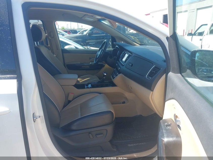 2017 KIA SEDONA SX - KNDMC5C18H6334067