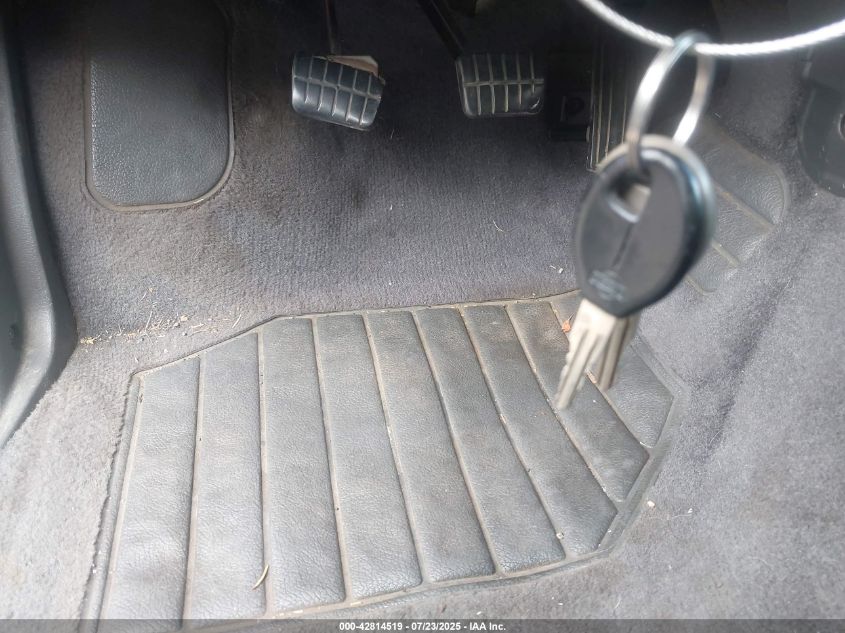 1995 Nissan Pathfinder Le/Se/Xe VIN: JN8HD17Y1SW084682 Lot: 42814519