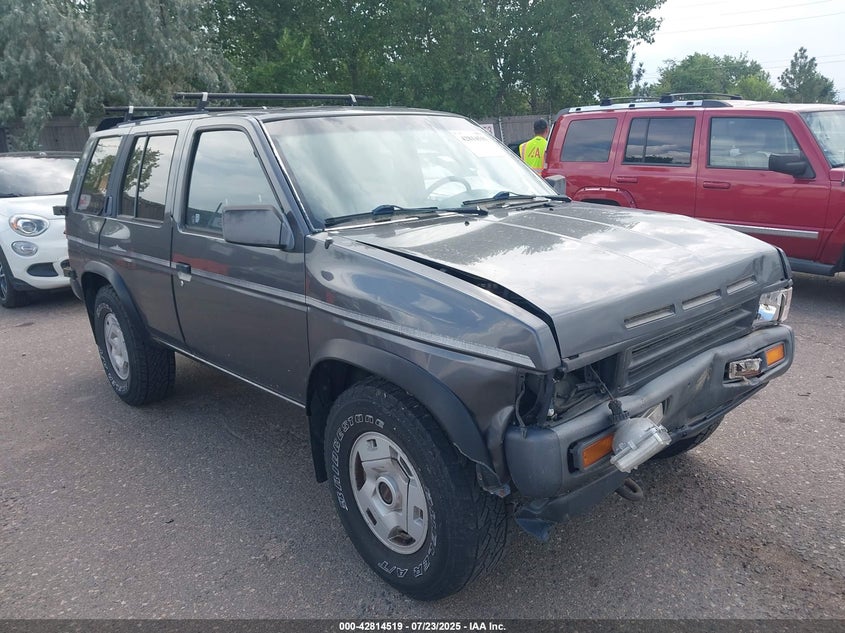 1995 NISSAN PATHFINDER LE/SE/XE