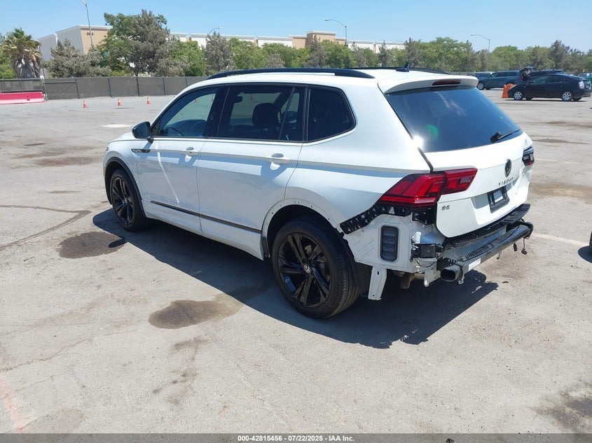 VIN 3VVCB7AX9PM110288 2023 VOLKSWAGEN TIGUAN 2.0T SE R-LINE BLACK