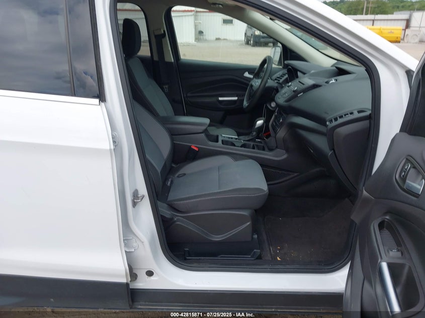 VIN 1FMCU0GD2JUC11734 2018 FORD ESCAPE SE
