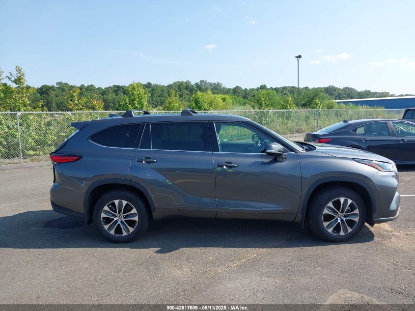 2021 Toyota Highlander Xle VIN: 5TDGZRBH4MS558710 Lot: 42817606