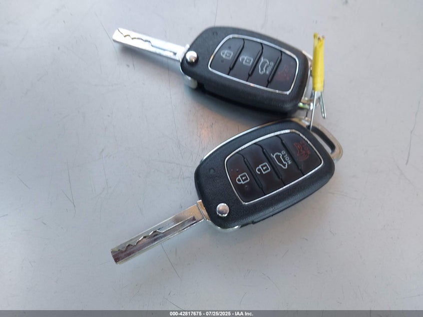 2017 HYUNDAI SANTA FE SE - KM8SM4HF1HU228828